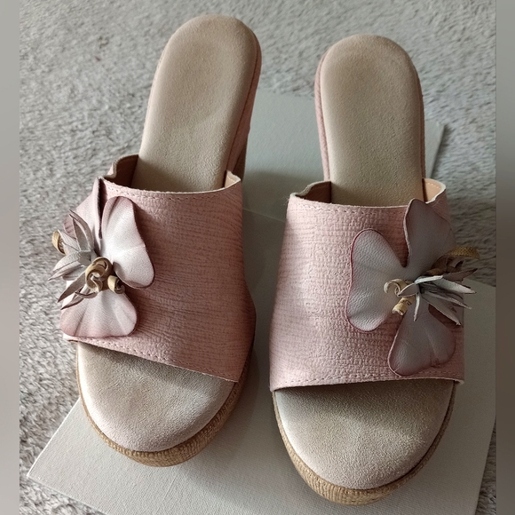 Tuscany by Easy Street Castello Women's Wedge open toe platform Sandals 3 inch - Picture 3 of 8